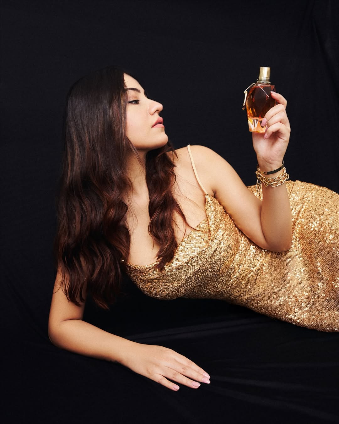 Simran Kaur's Bold Plunging Neckline In Gold