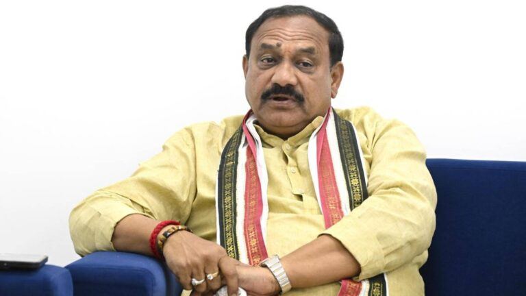 Telangana leaders discuss local elections