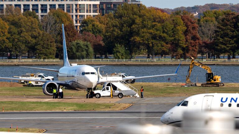 United Airlines flight bomb scare evacuation