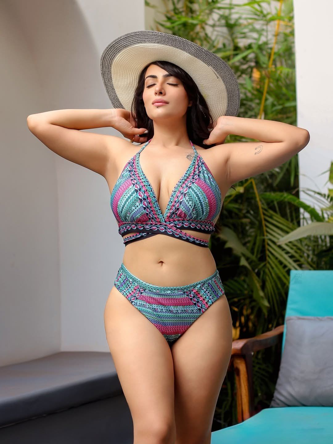 Aanchal Munjal Flaunts Curves In Printed Swimwear