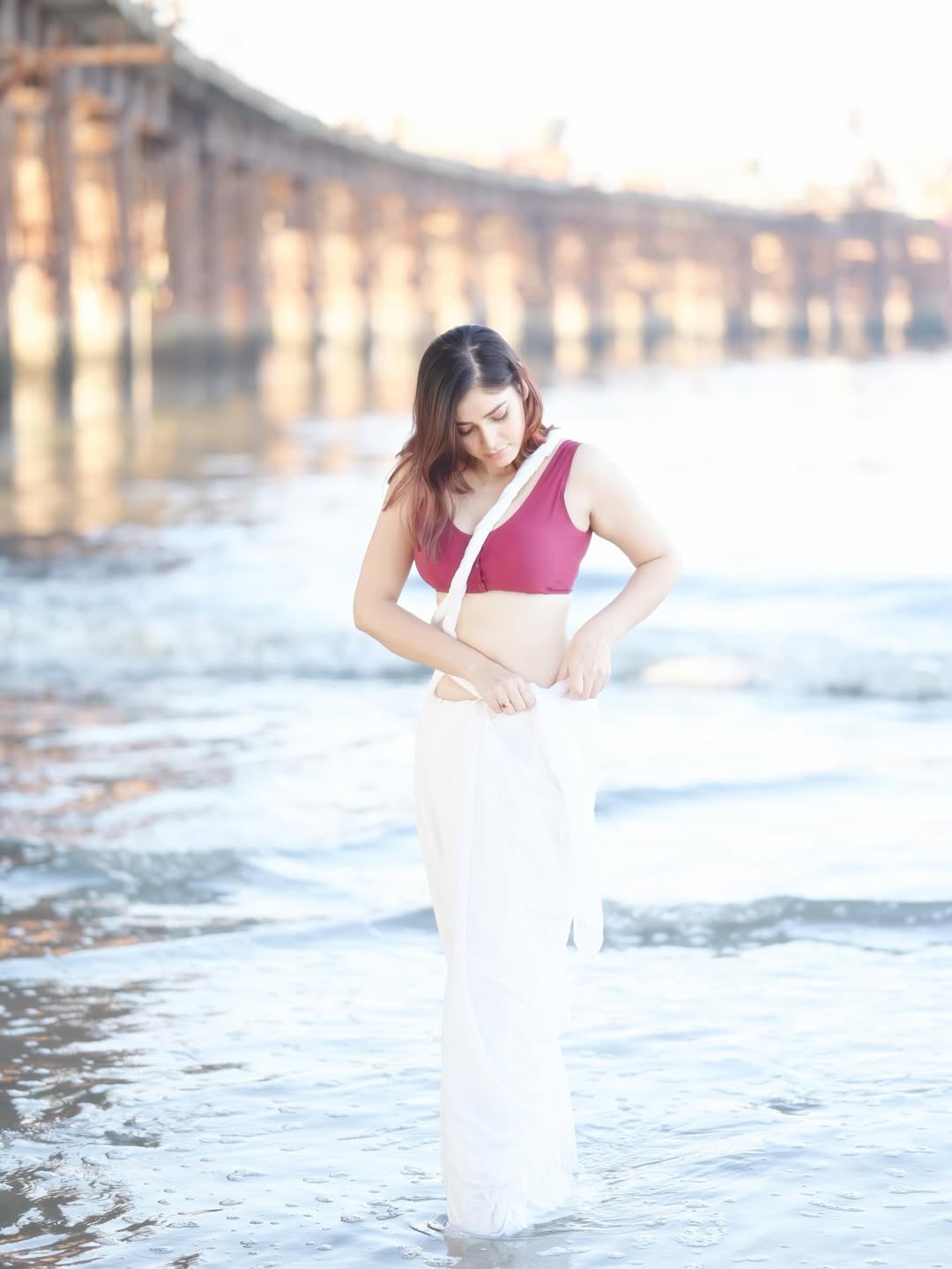 Advika Sharma Adjusts Saree Pallu On The Beach!