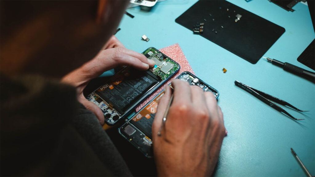 AI reducing smartphone repair costs in India