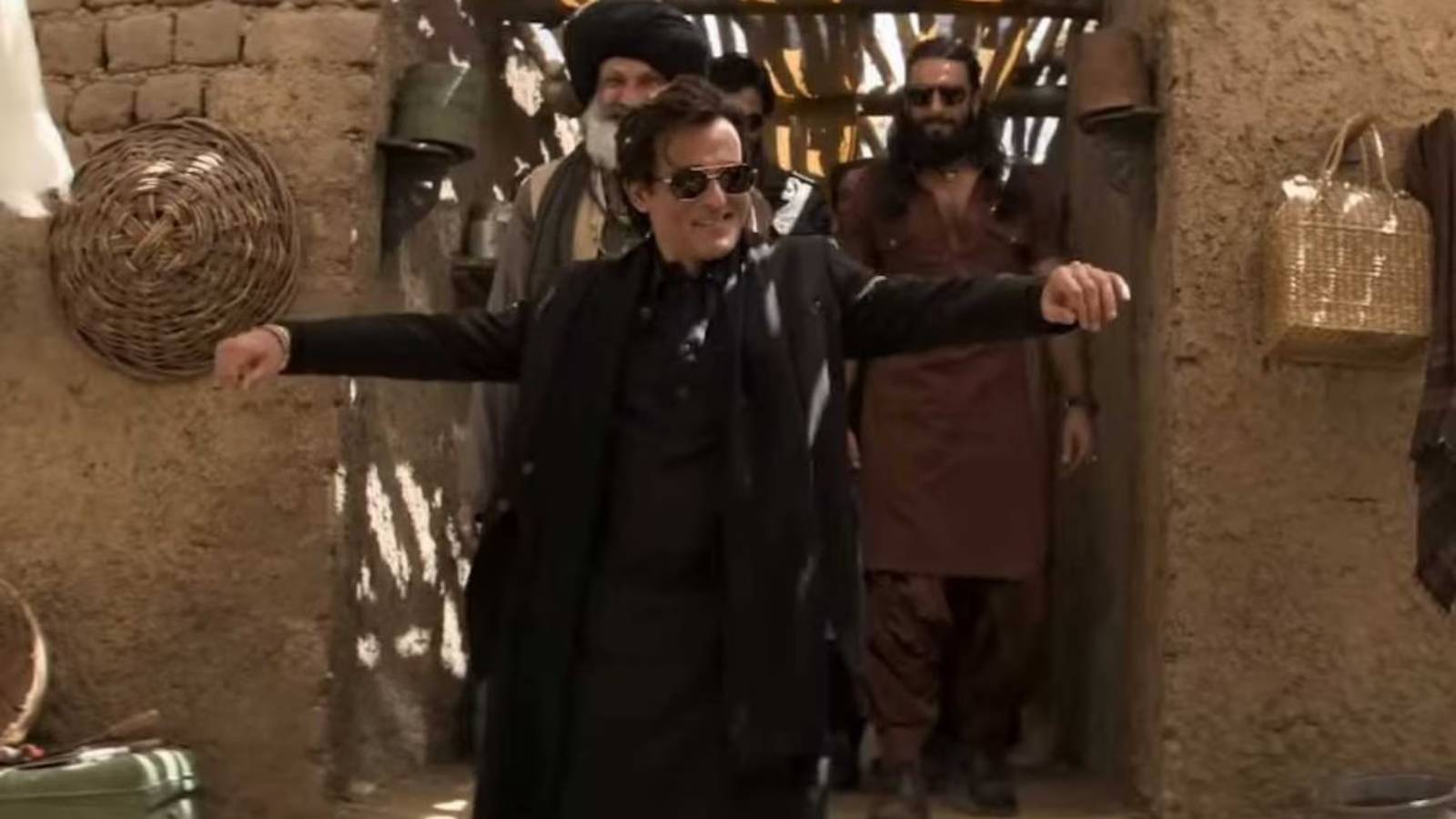 Akshaye Khanna FA9LA Dhurandhar scene