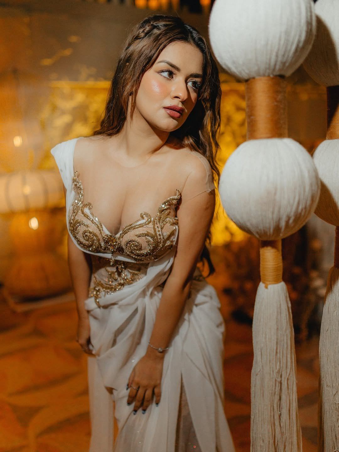 The Actress Flaunts Cleavage In Corset Blouse