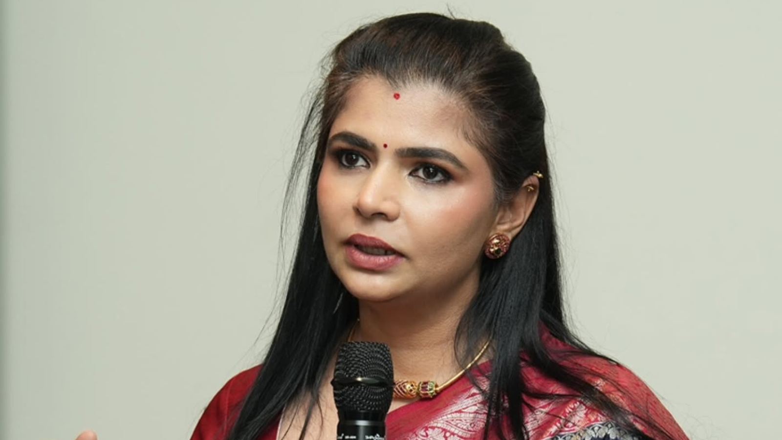 Chinmayi files complaint over morphed image 1