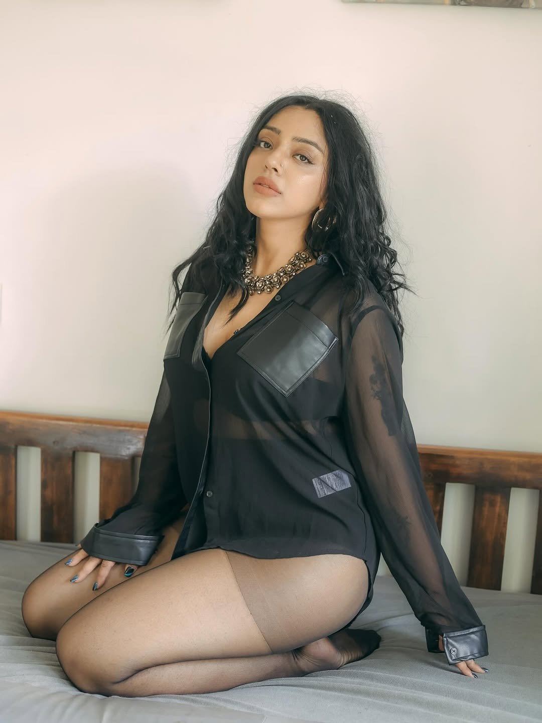 Deviyani Sharma Flaunts Toned Legs In Black Pic