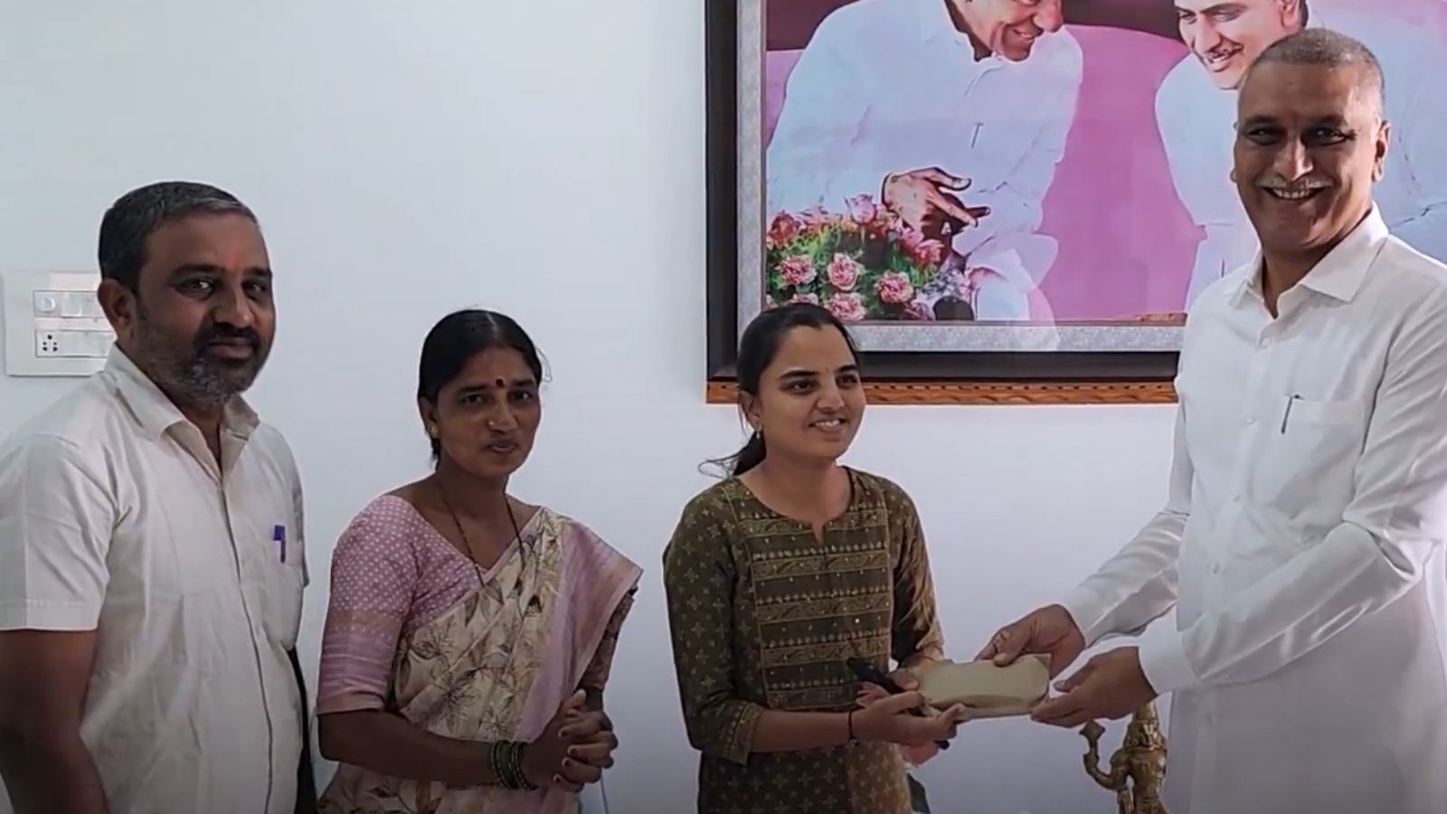 Harish Rao helps medical student