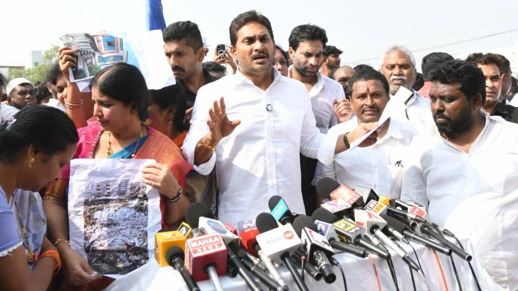 Jagan faces issue vacuum after defeat