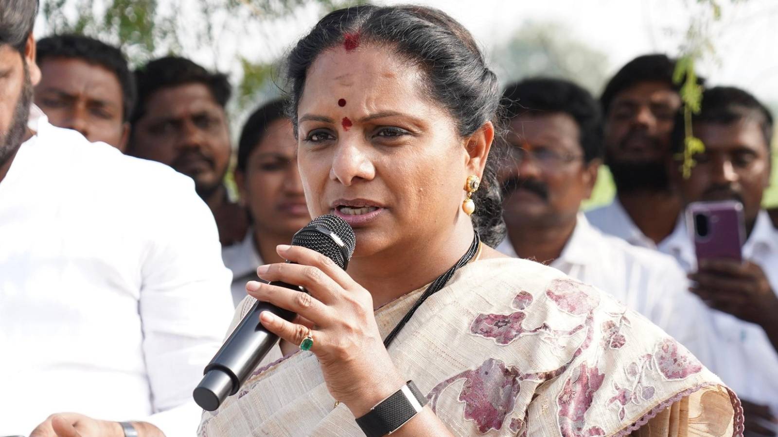 Kavitha Targets Harish Rao, Puts BRS in Political Trouble