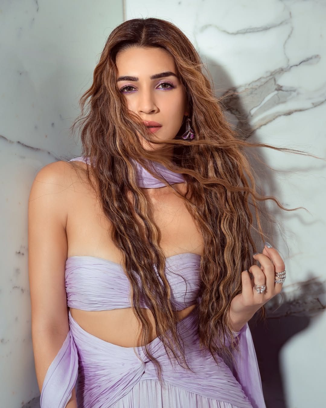 Kriti Sanon Lavender Cutout Gown Viral Photos !!