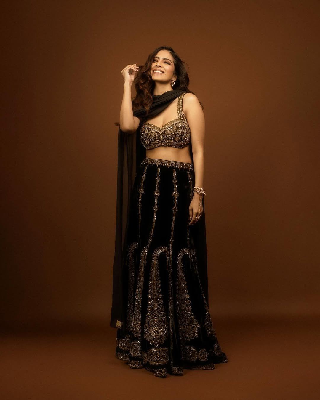 Malavika Mohanan Shows Side Profile In Black Pic