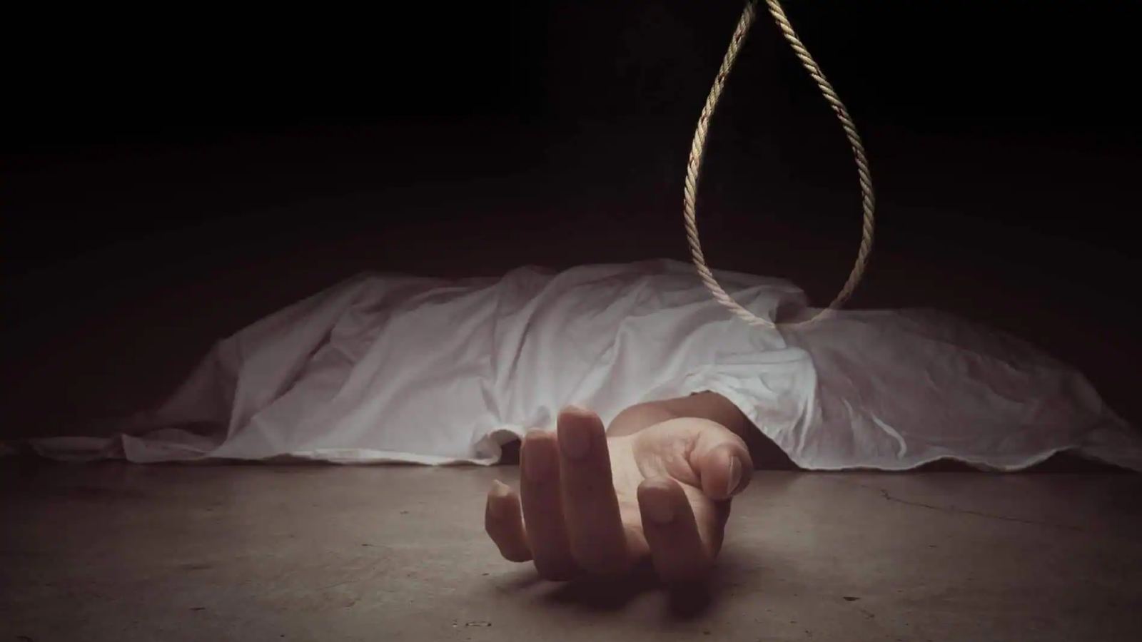 Moosapet Hyderabad suicide incident news