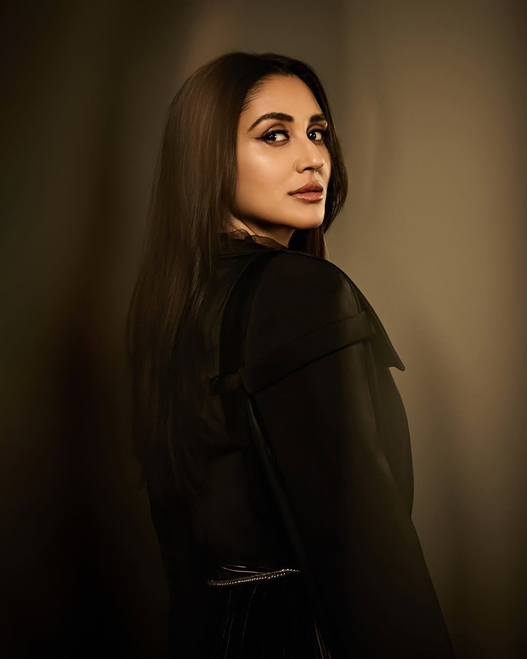 Nikita Dutta Stylish Gold Belt Detail Close Up