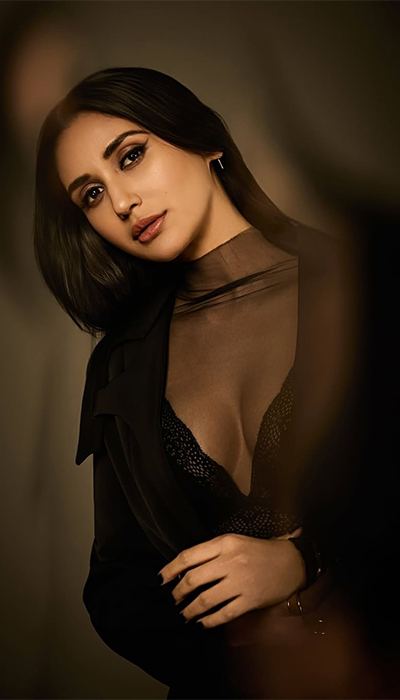 Nikita Dutta Dazzles In Hot Black Party Wear Pic