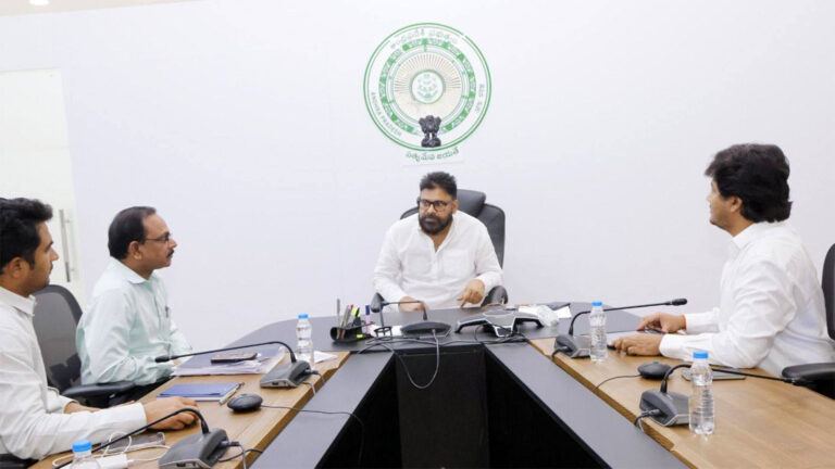 Pawan Kalyan meets visually challenged cricket team