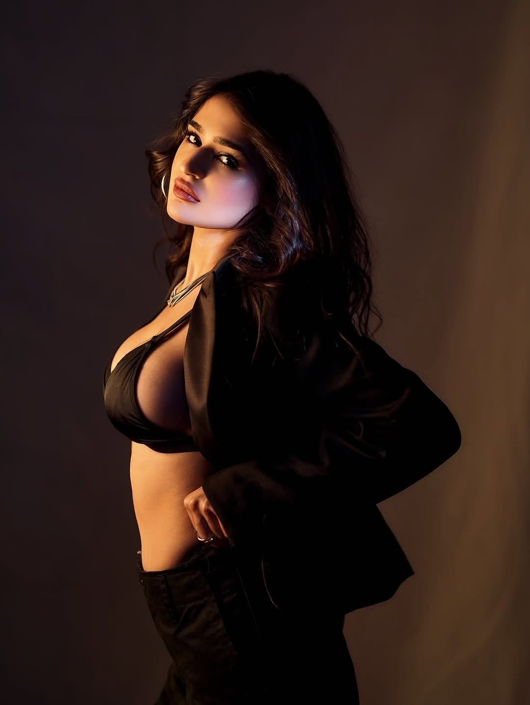 Prakriti Pavani's Sizzling Look In A Black Blazer