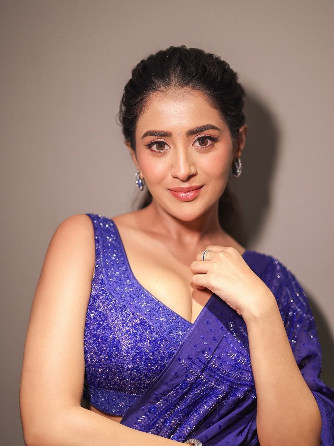 Rashi Singh Stuns In Royal Blue Saree Look Photo