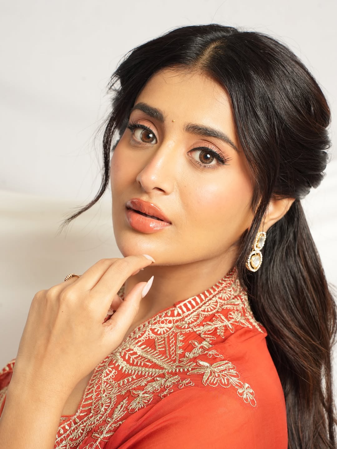 Rashi Singh's Confident Stare At The Camera