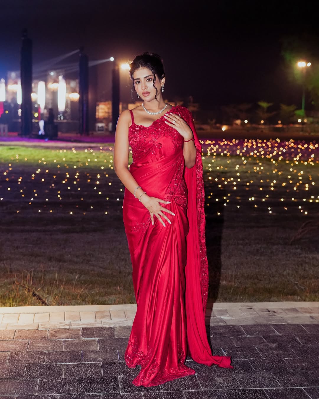 Rashi Singh Trendy Red Saree Fashion Goals Photo