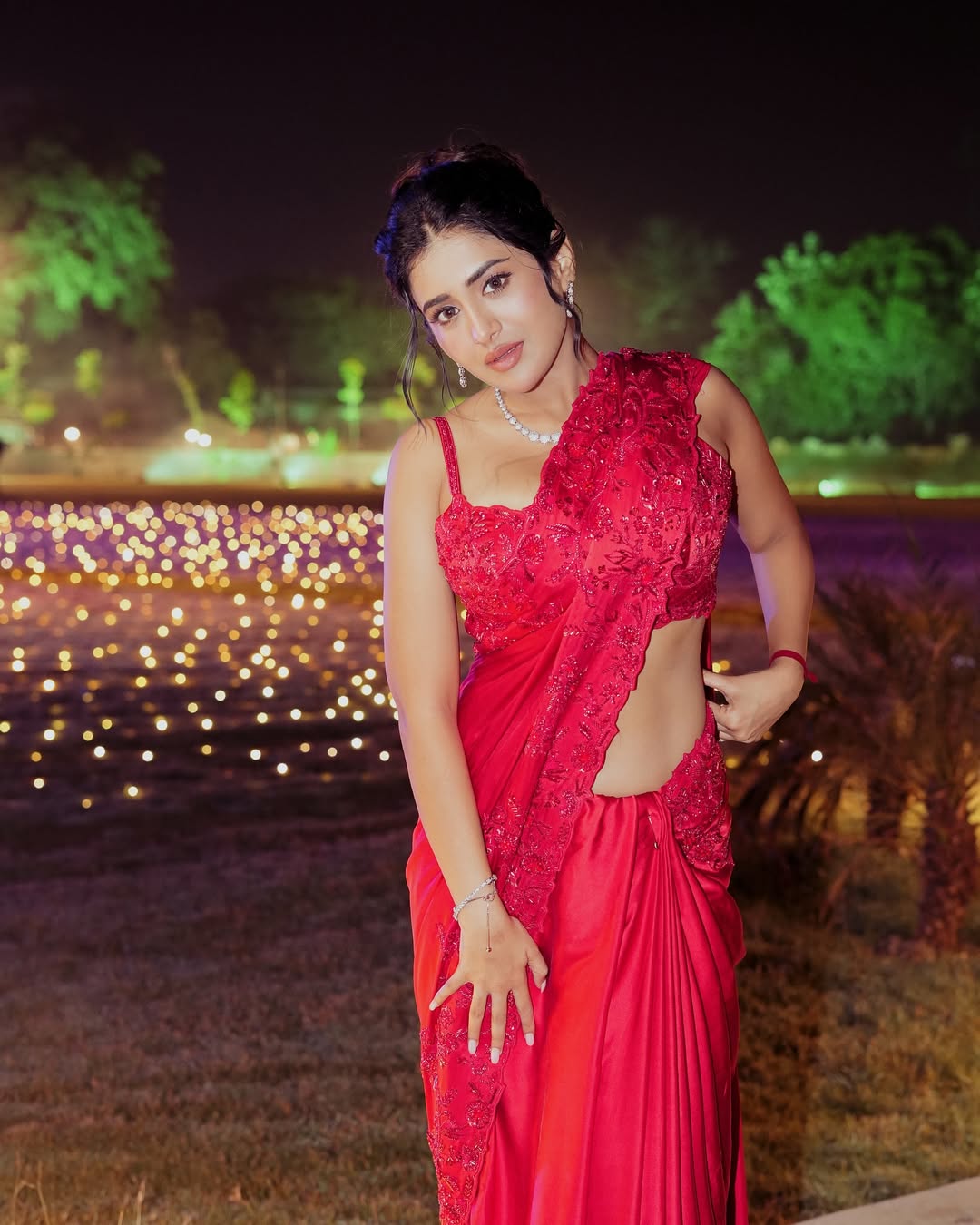 Rashi Singh Desi Look In Red Saree Stuns The Net
