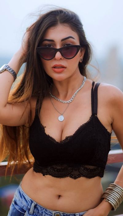 Ruma Sharma Bold Attitude In Sunglasses Click !!