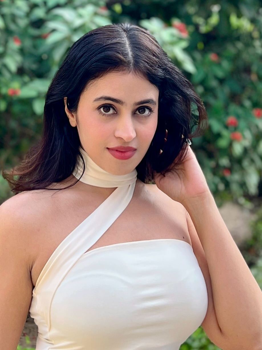 Shobhita Rana Poses With Sharp Eyes And Style