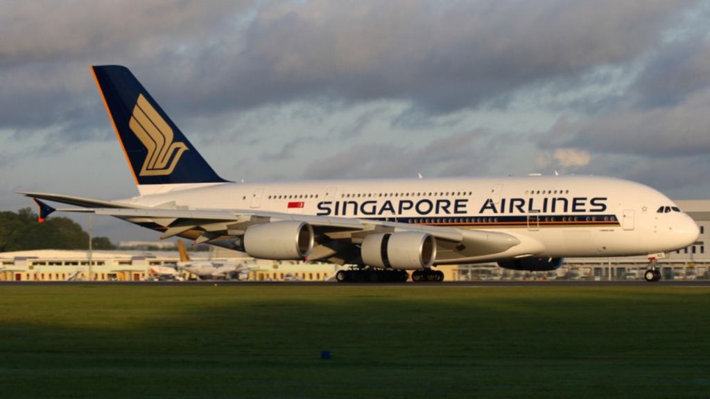 Singapore Airlines lavatory privacy breach incident