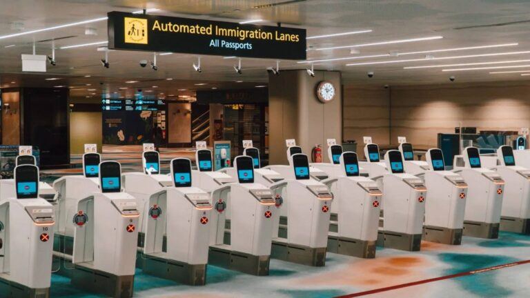 Singapore airport immigration checkpoint