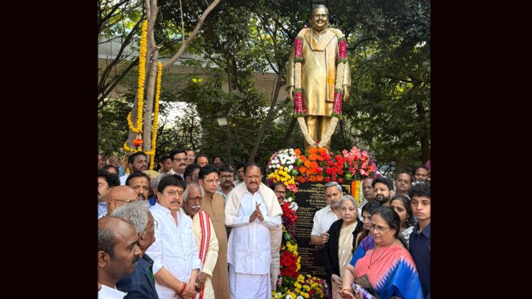SP Balasubrahmanyam Statue