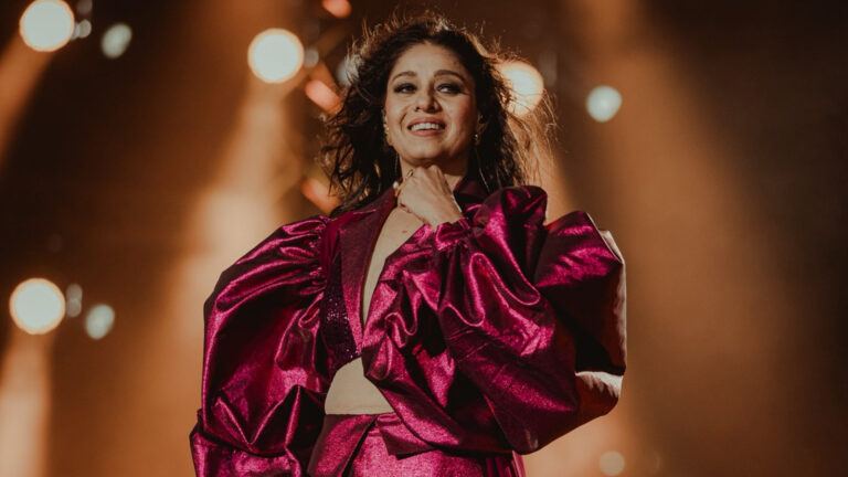 Sunidhi Chauhan performing on stage