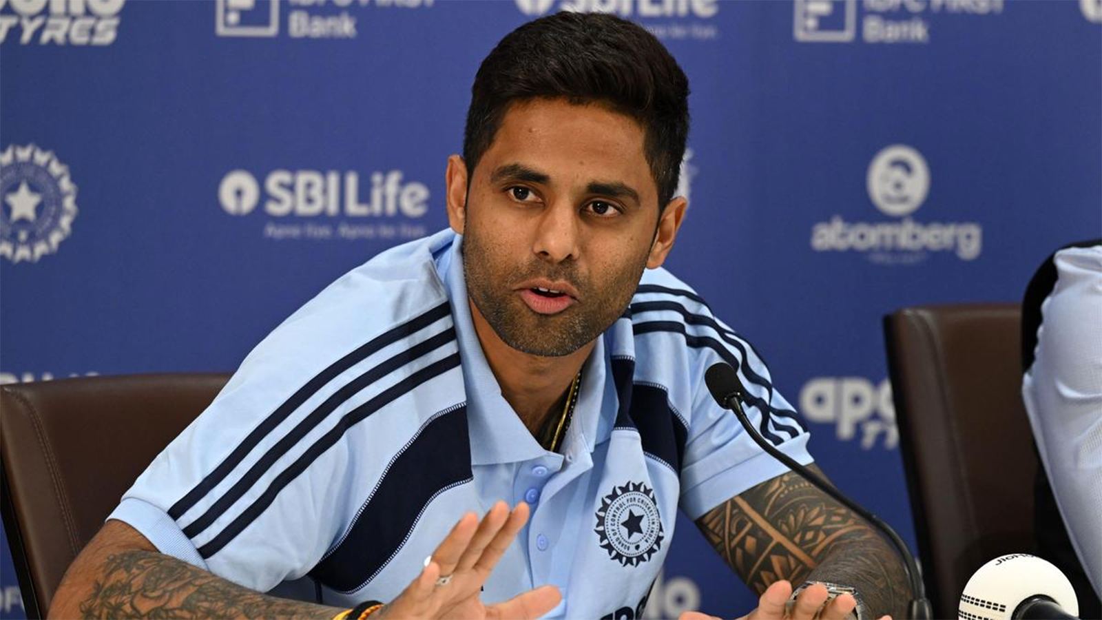 Suryakumar Yadav reacts to form questions