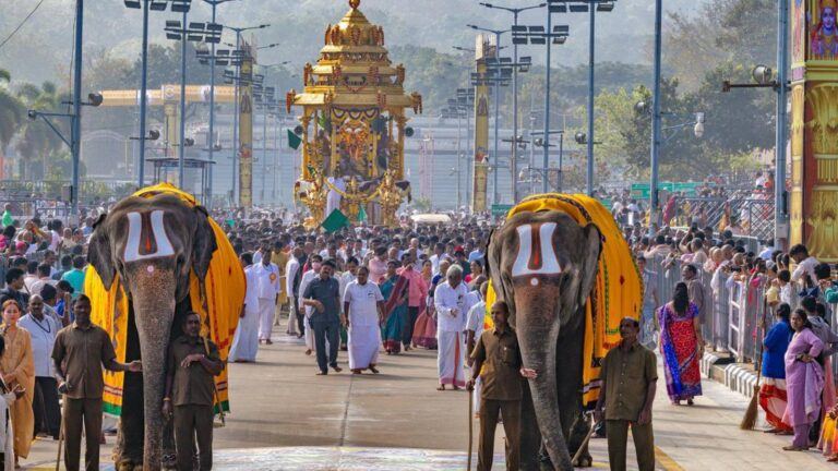 Tirumala Vaikunta Ekadasi devotees crowd