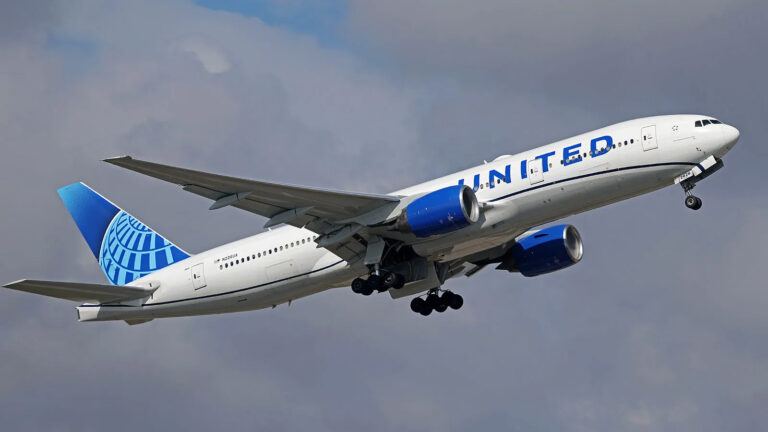 United Airlines flight sewage incident