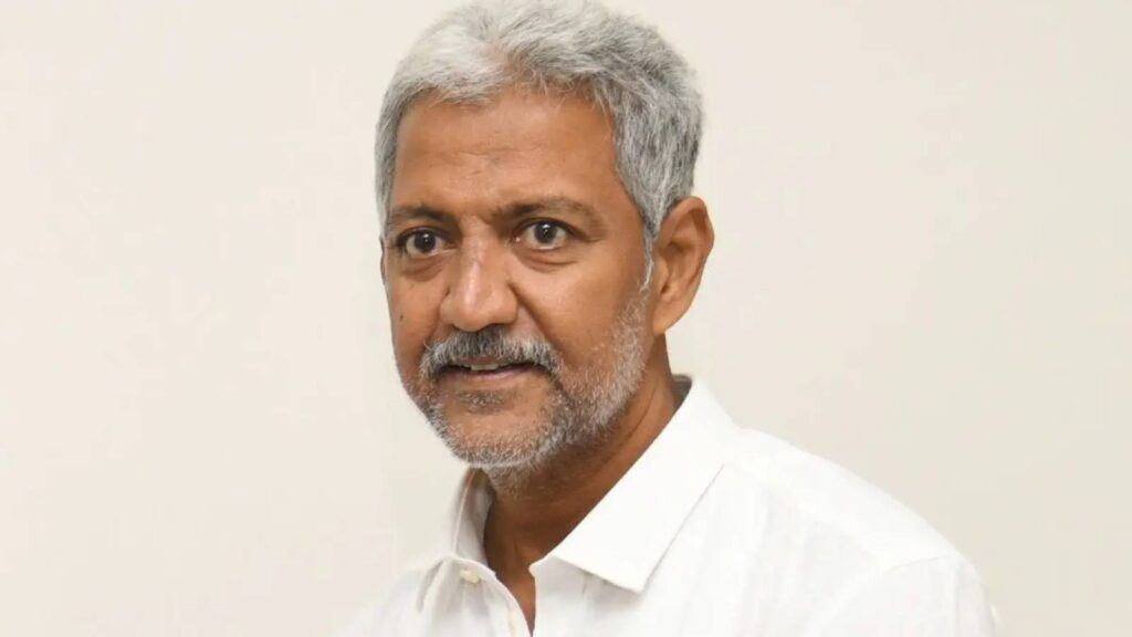 Vallabhaneni Vamsi goes into hiding