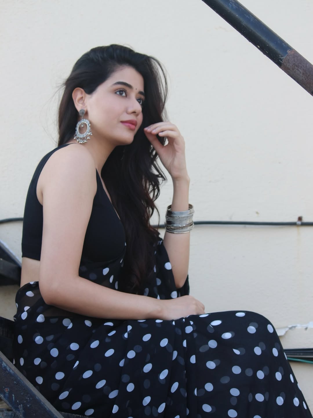 Bold Diva Aarti Chhikara Rocks Oxidized Jhumkas.