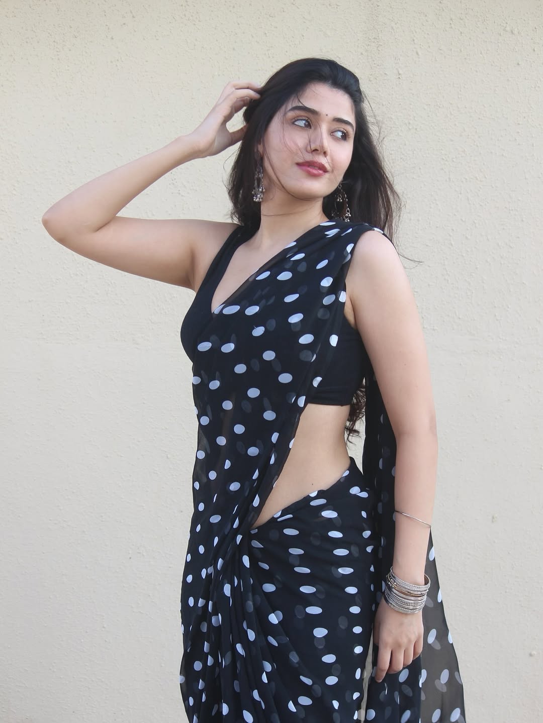 Aarti Chhikara Looking Radiant In Rooftop Poses.