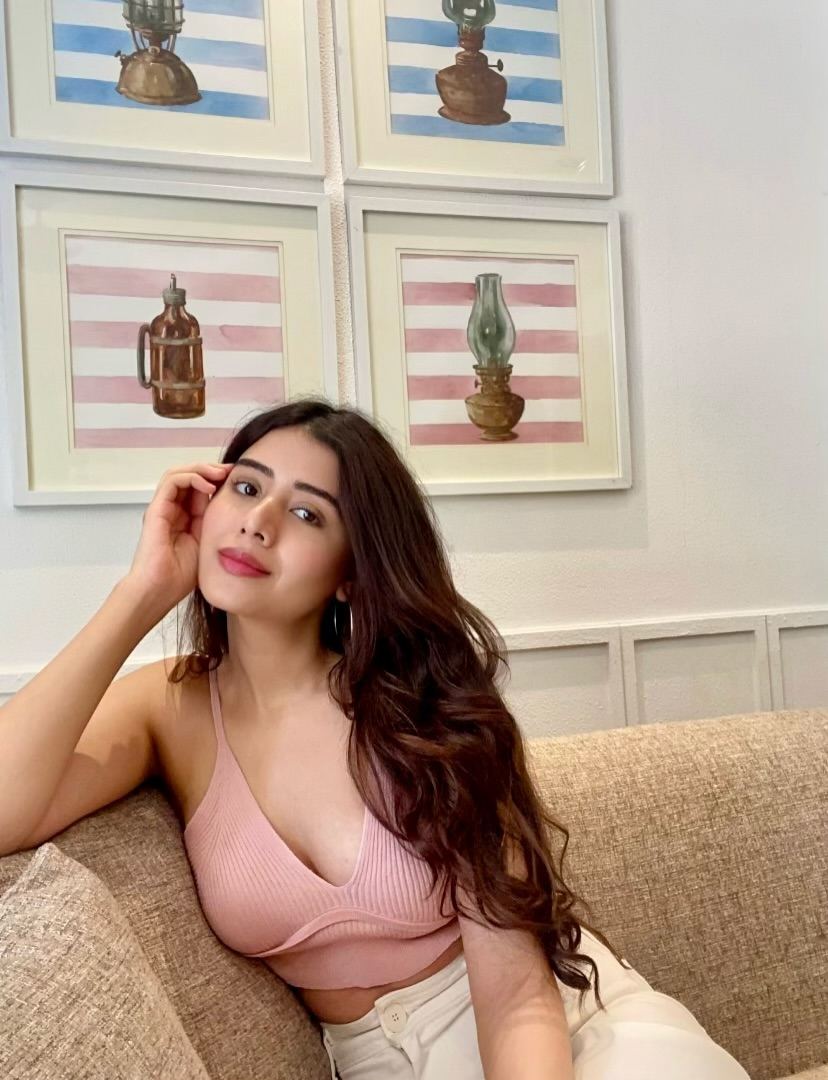 Aarti Chikata’s Minimal Makeup And Natural Glow Look