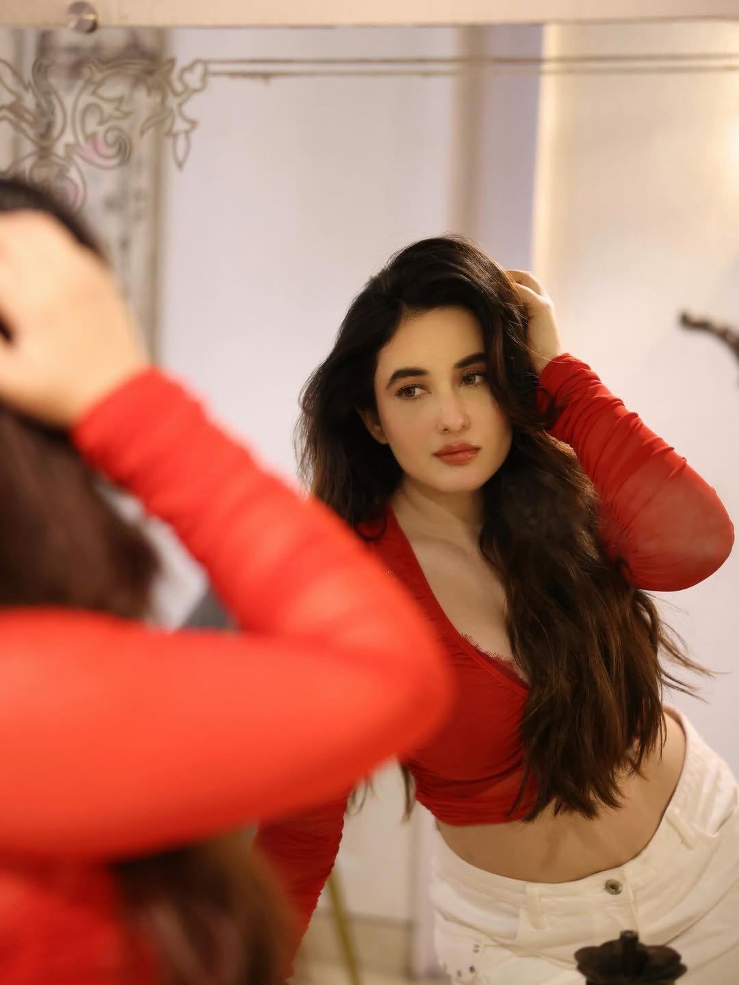 Aditi Budhathoki Stuns In A Spicy Mirror Selfie