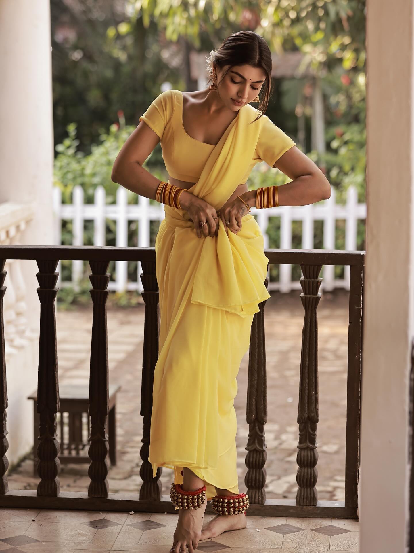 Akanksha Puri traditional styling in saree