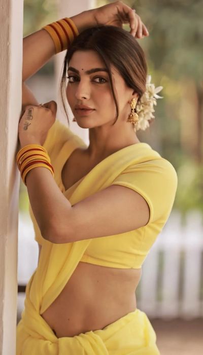 Akanksha Puri Saree Photos in Elegant Yellow Look