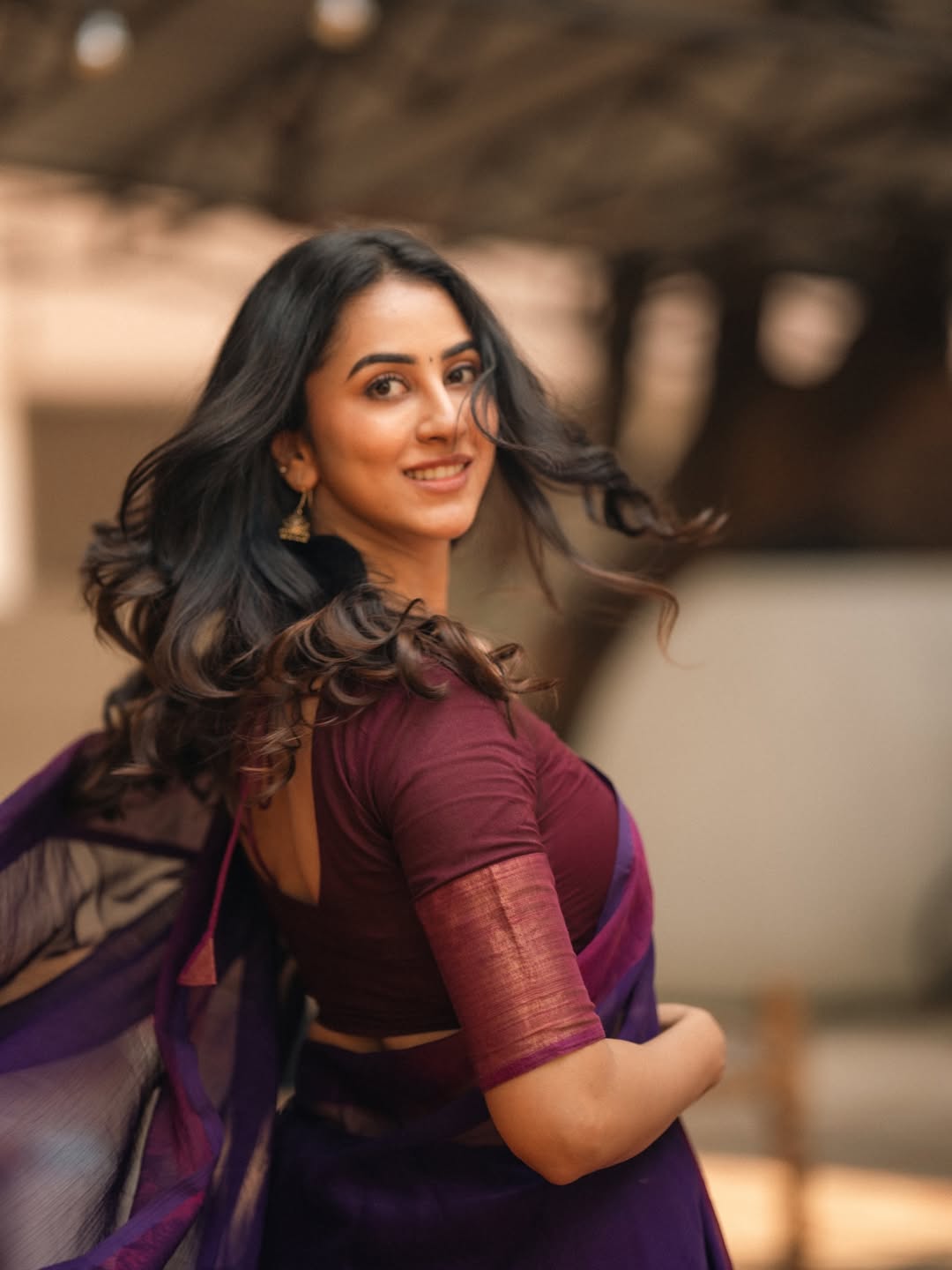 Akshaya Hariharan Poses In Trendy Saree Fashion