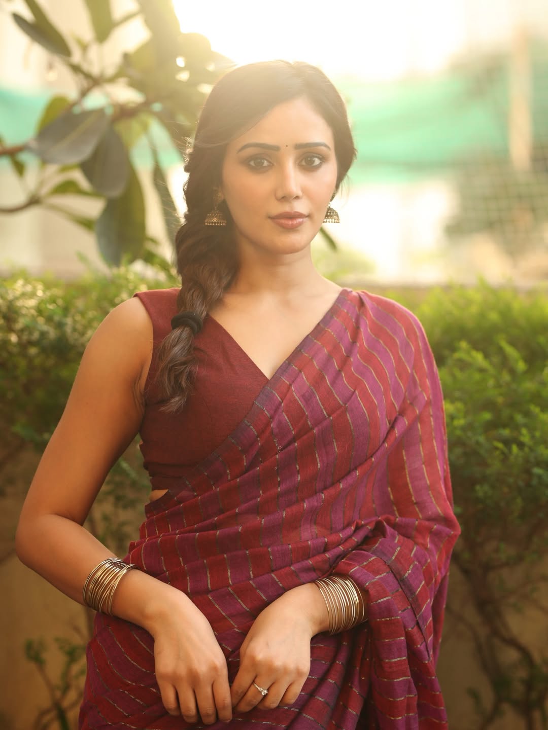 Anaira Gupta Flaunting Oxidized Silver Jhumkas