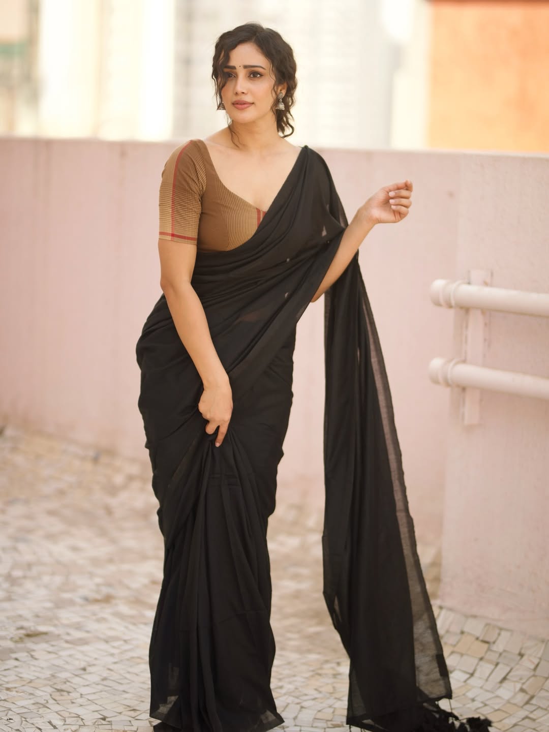 Stunning Anaira Gupta Poses In Striped Blouse!!.