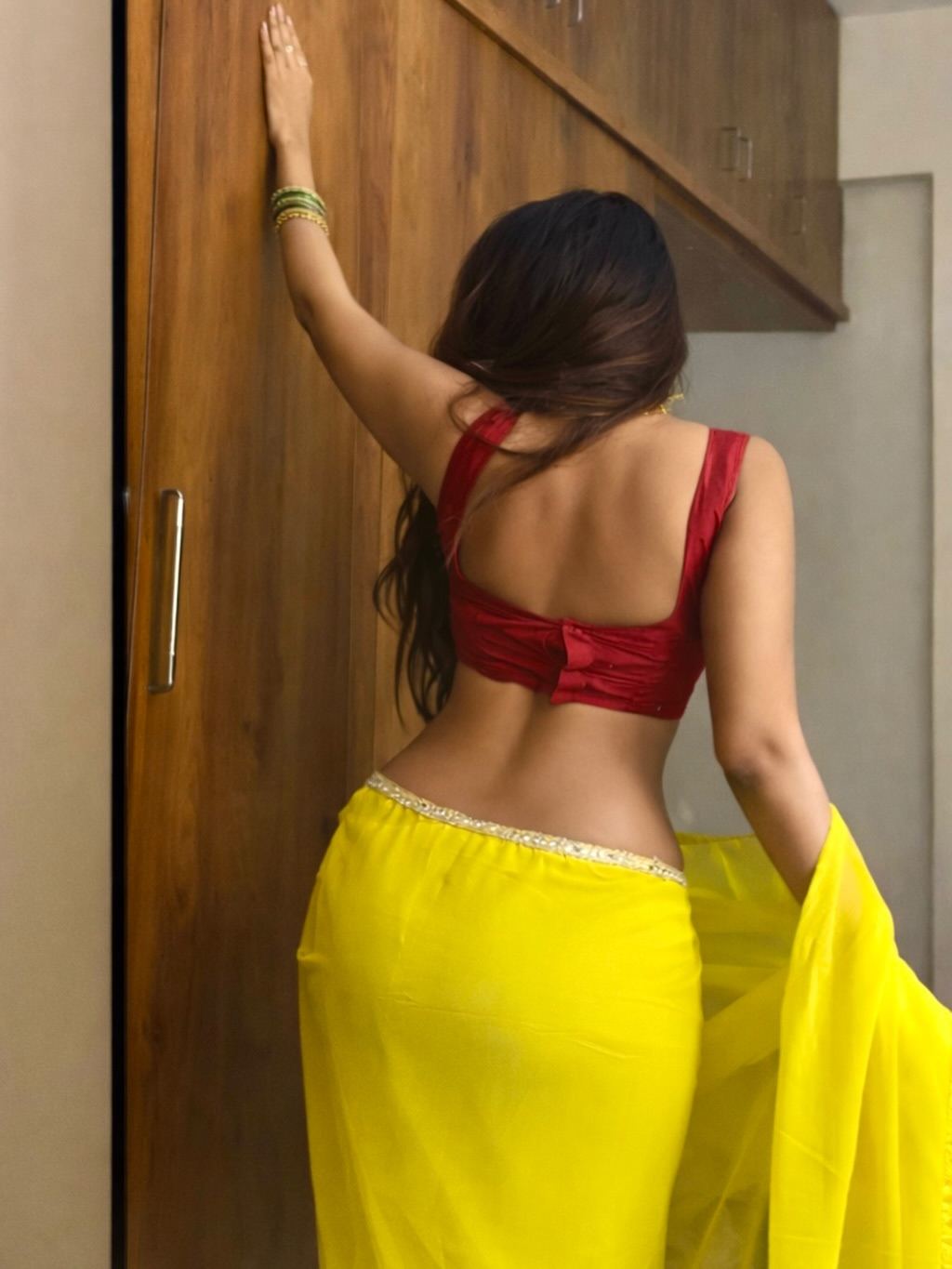 Aparna Reddy In A Trendy Yellow Chiffon Drape.