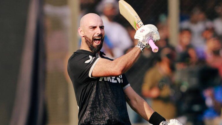 Daryl Mitchell celebrates big hundred