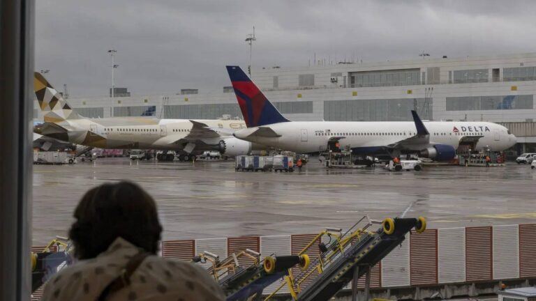 Delta passenger flight delay issue
