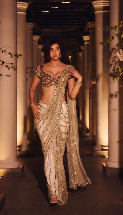 Disha Patani Spicy White Fashion Gallery Image!!