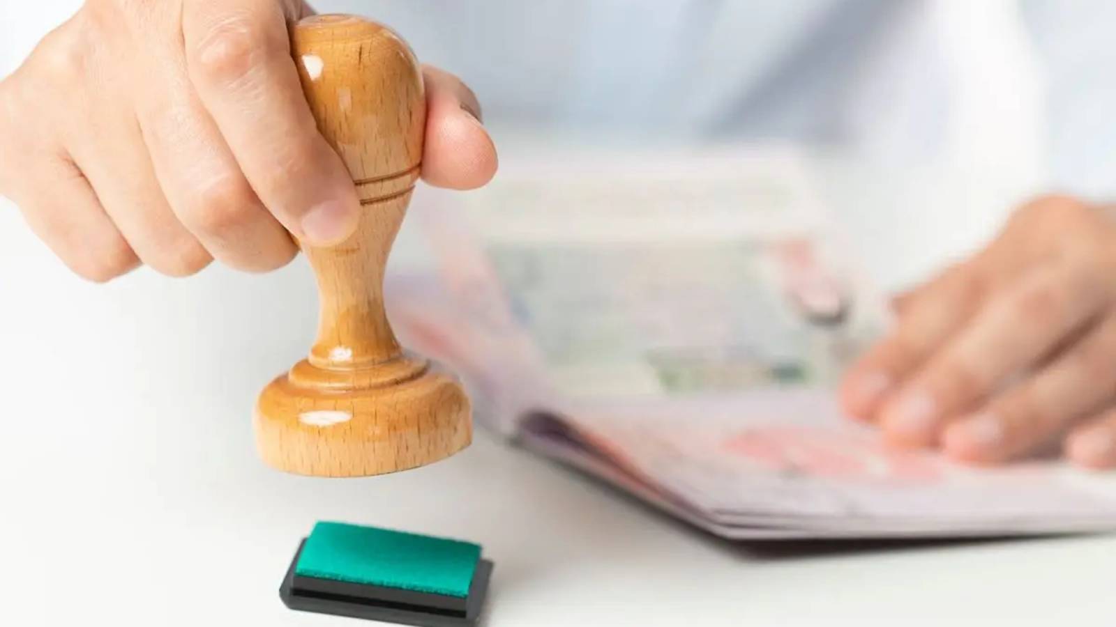 H-1B and B-2 visa status issue