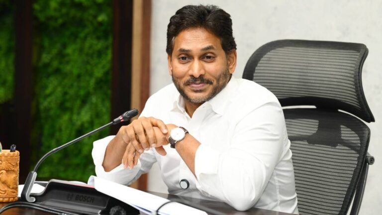 Jagan meets YSRCP workers controversy