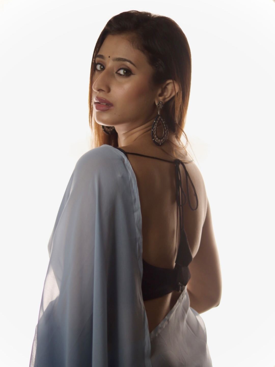 Kheyali Nath Looks Seductive In Desi Fashion